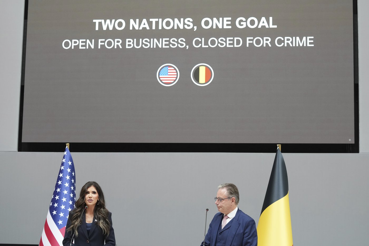 US homeland security chief and Belgian prime minister pledge joint efforts to tackle drug smuggling | iNFOnews.ca