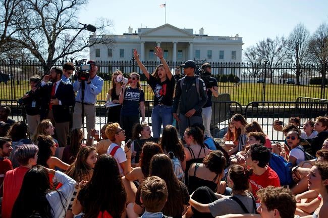 Student protest outside the White House a snapshot of American gun debate | iNFOnews.ca Student protest outside the White House a snapshot of American gun debate | iNFOnews.ca