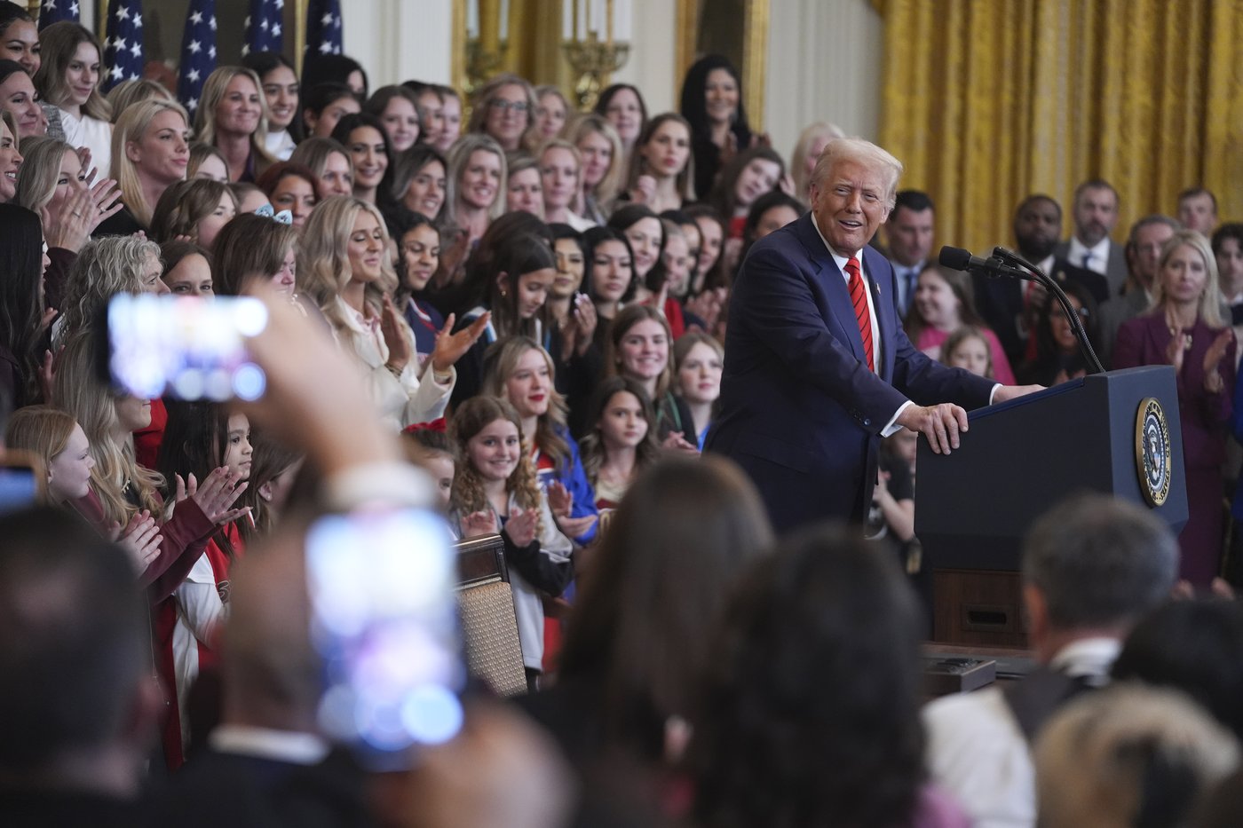Transgender issues are a strength for Trump, AP-NORC poll finds | iNFOnews.ca