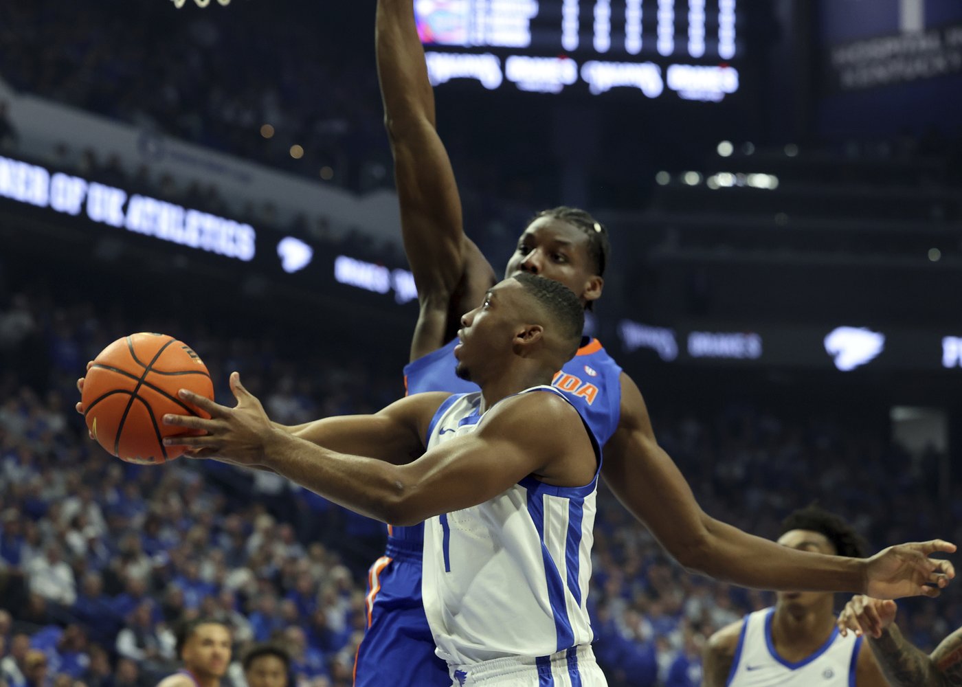 Koby Brea hits seven 3-pointers as No. 10 Kentucky hands No. 6 Florida its first loss, 106-100 | iNFOnews.ca