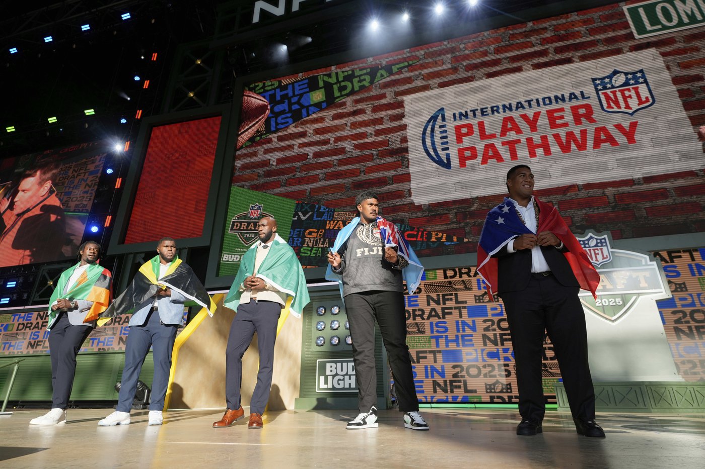 PHOTO COLLECTION: NFL Draft | iNFOnews.ca PHOTO COLLECTION: NFL Draft | iNFOnews.ca