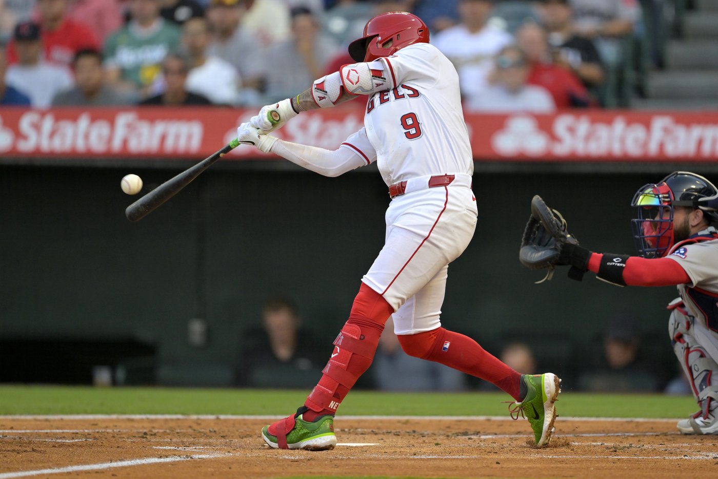 Angels score 4 runs in 8th inning for 9-5 win over Red Sox | iNFOnews.ca
