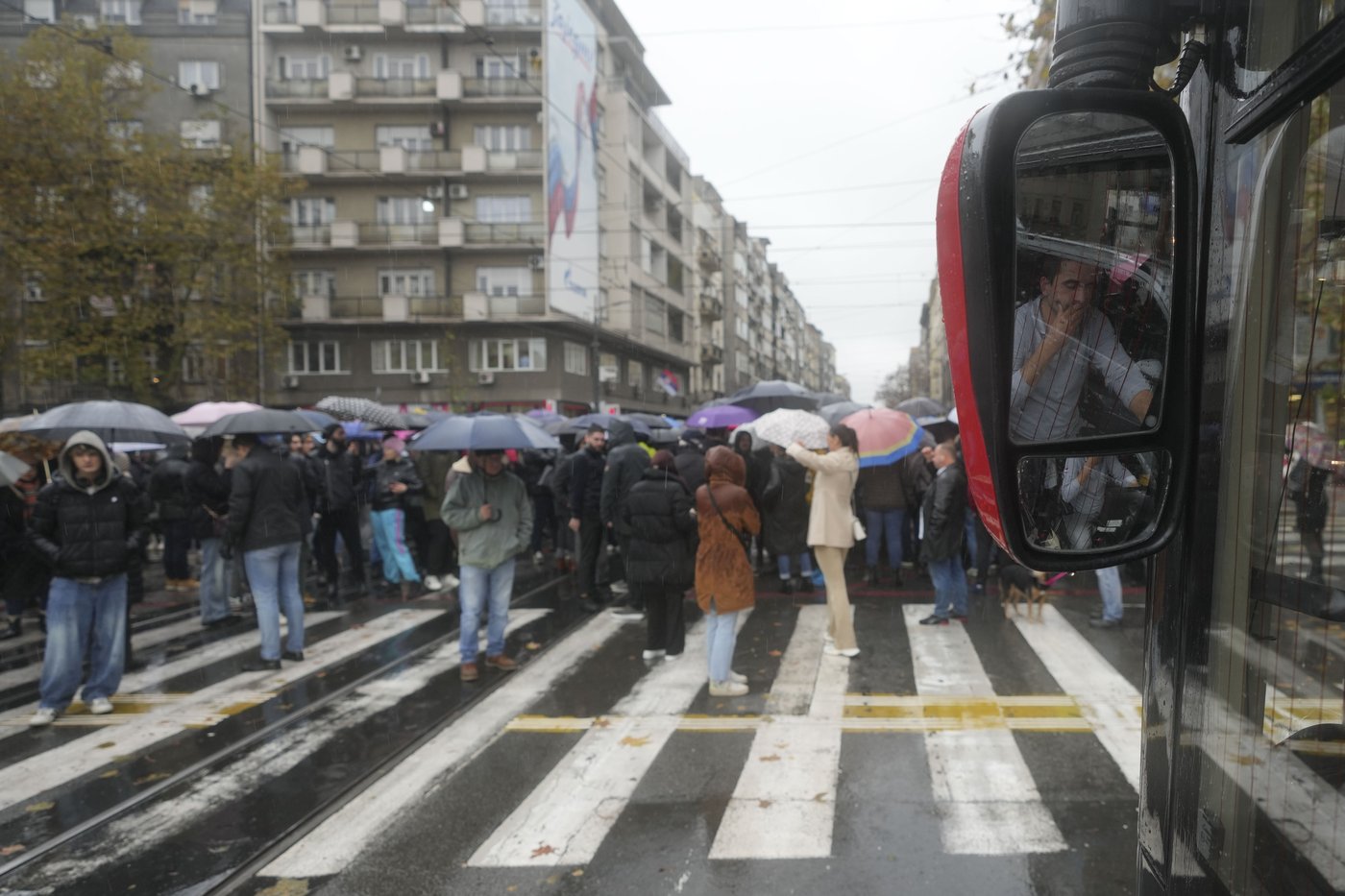 Protesters in Serbian cities block traffic, standing in silence for the victims of roof collapse | iNFOnews.ca