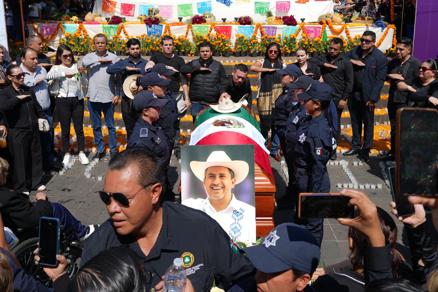 Organized crime believed involved in killing of popular Mexican mayor by teenage gunman | iNFOnews.ca