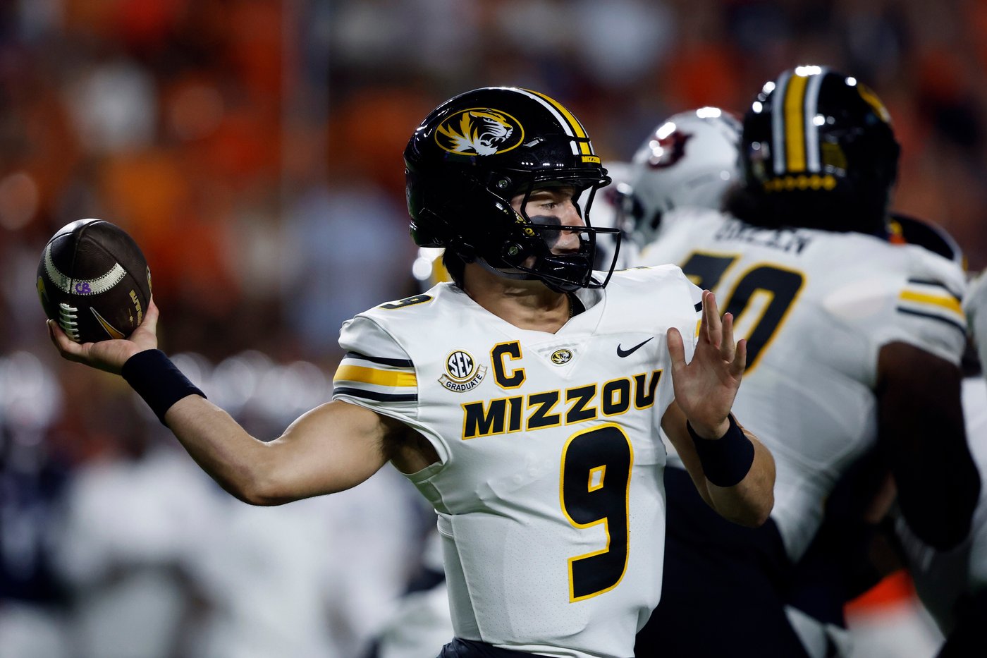 Beau Pribula's TD run in the 2nd OT lifts No. 16 Missouri to a 23-17 victory at Auburn | iNFOnews.ca Beau Pribula's TD run in the 2nd OT lifts No. 16 Missouri to a 23-17 victory at Auburn | iNFOnews.ca