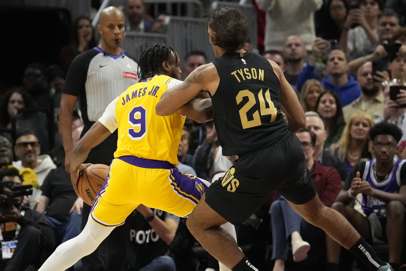 Bronny James feels love in Cleveland, scores first NBA points in childhood arena | iNFOnews.ca