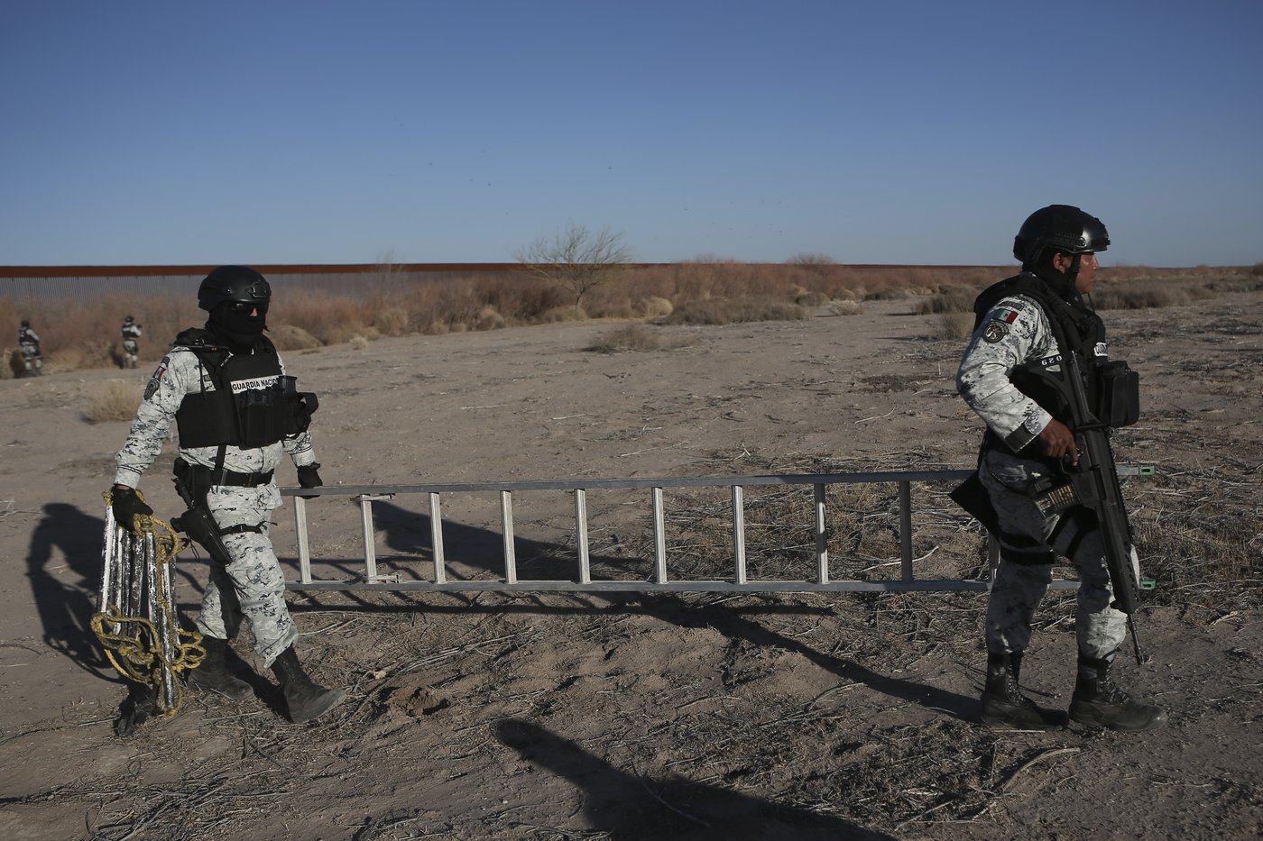 Mexico deploys the first of 10,000 National Guard troops to US border after Trump's tariff threat | iNFOnews.ca Mexico deploys the first of 10,000 National Guard troops to US border after Trump's tariff threat | iNFOnews.ca