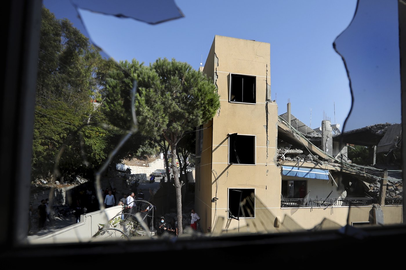 Middle East latest: Dozens killed as Israeli troops pound central and northern Gaza | iNFOnews.ca