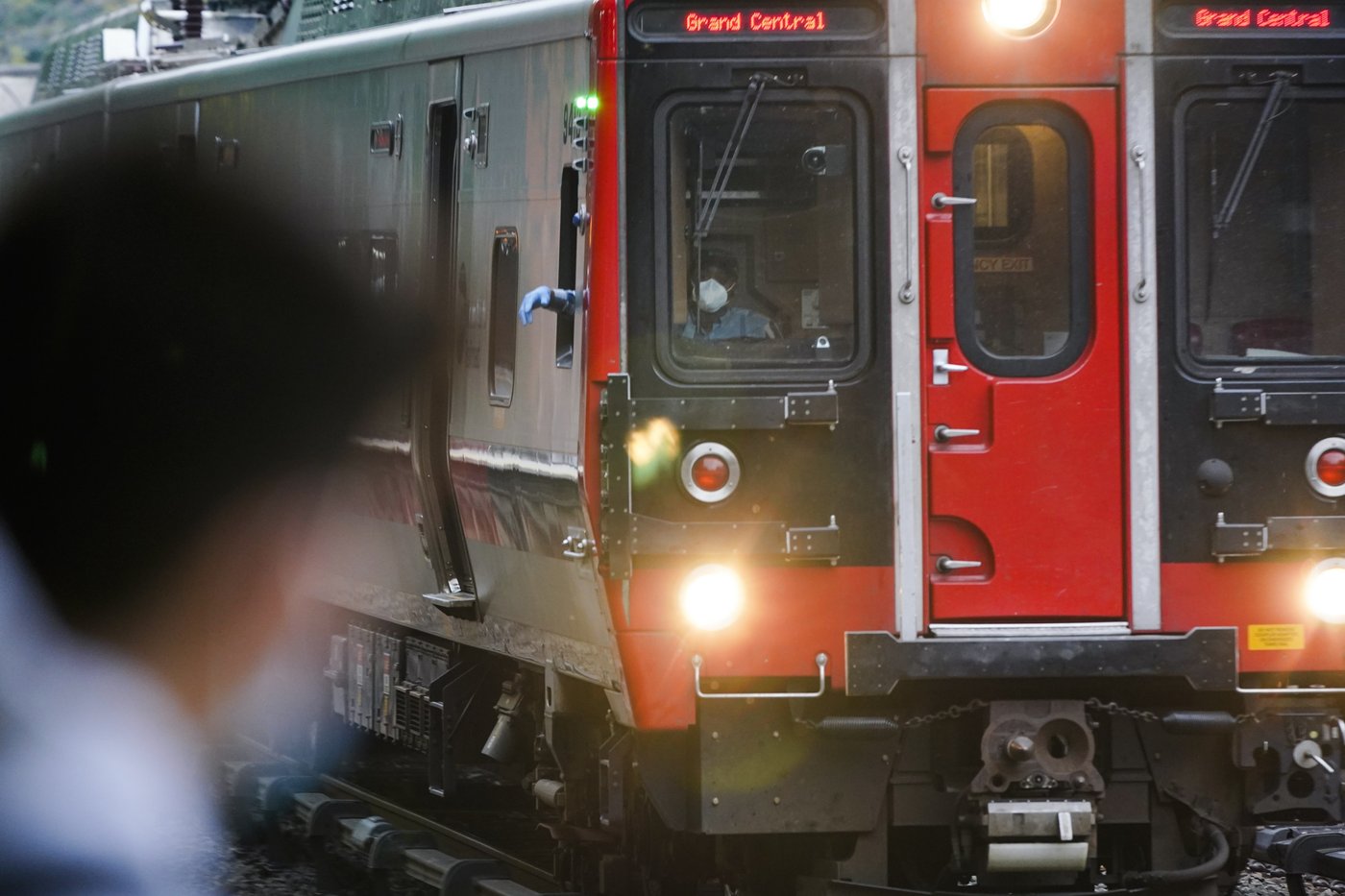 Judge tosses summons for former 'The Bear' writer who was handcuffed in NYC train seating dispute | iNFOnews.ca Judge tosses summons for former 'The Bear' writer who was handcuffed in NYC train seating dispute | iNFOnews.ca