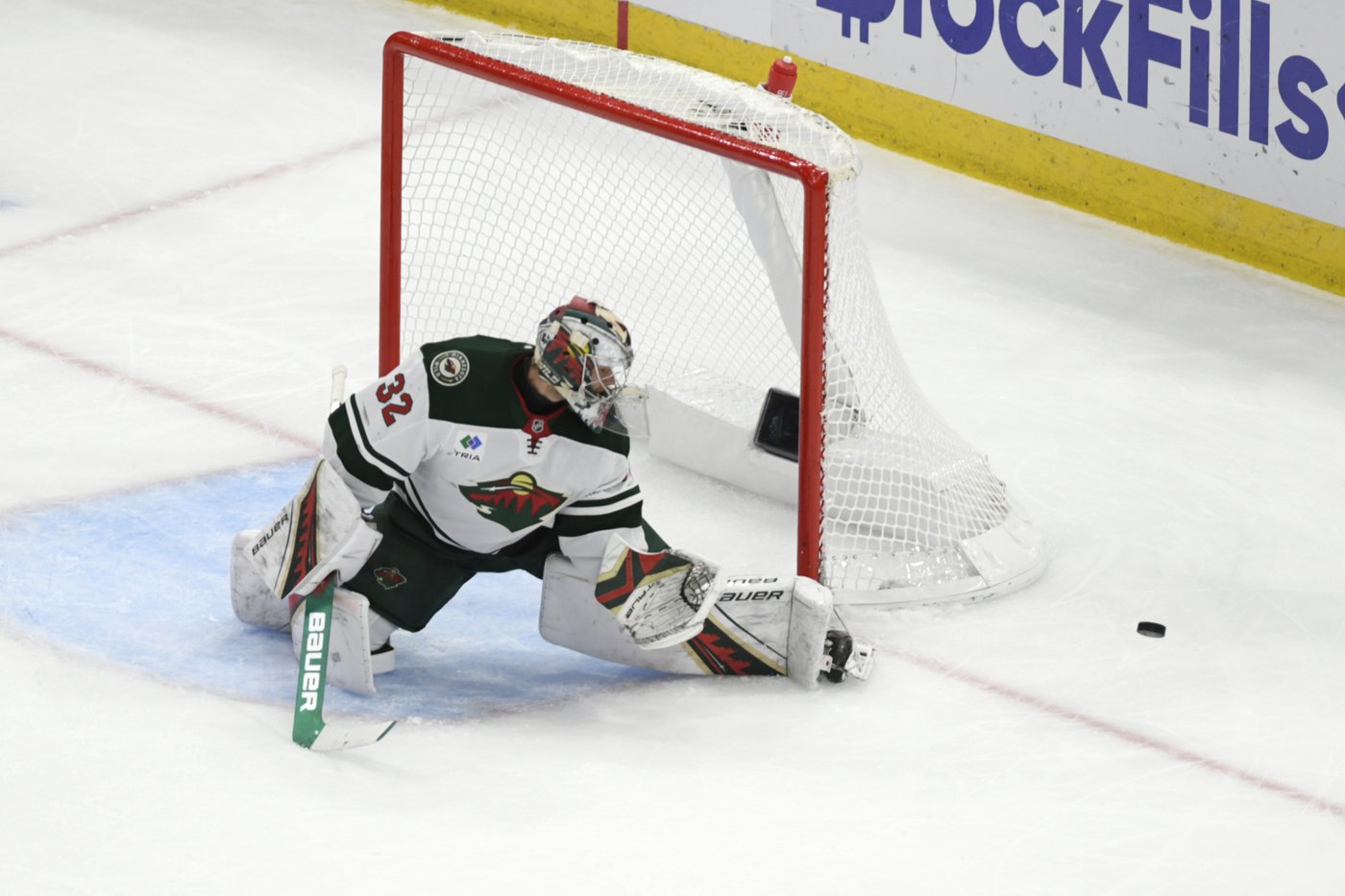 Kurashev's OT goal lifts Blackhawks over Wild 2-1 | iNFOnews.ca Kurashev's OT goal lifts Blackhawks over Wild 2-1 | iNFOnews.ca