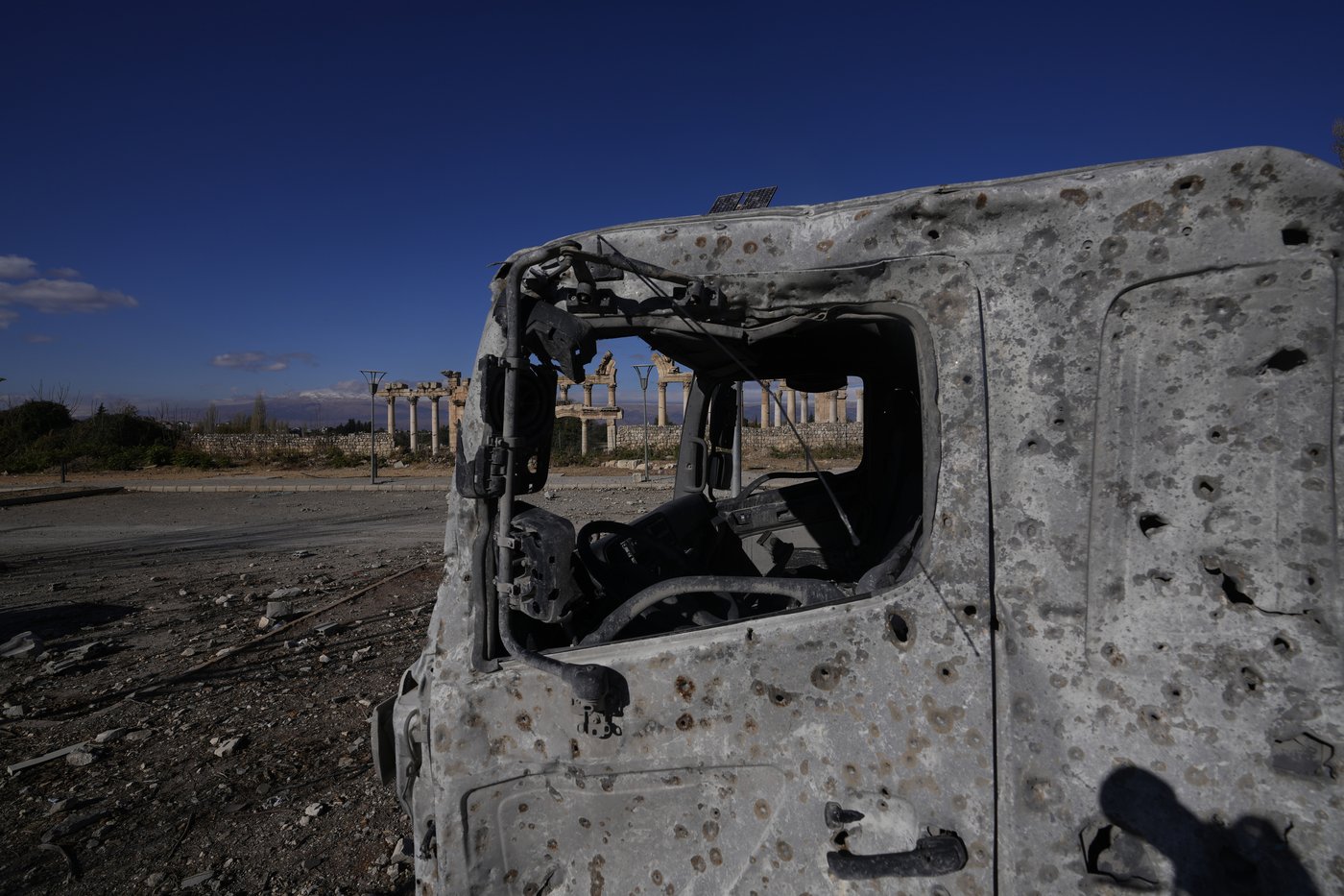 Lebanon says 2 hurt as Israeli troops fire on people returning south after truce with Hezbollah | iNFOnews.ca Lebanon says 2 hurt as Israeli troops fire on people returning south after truce with Hezbollah | iNFOnews.ca