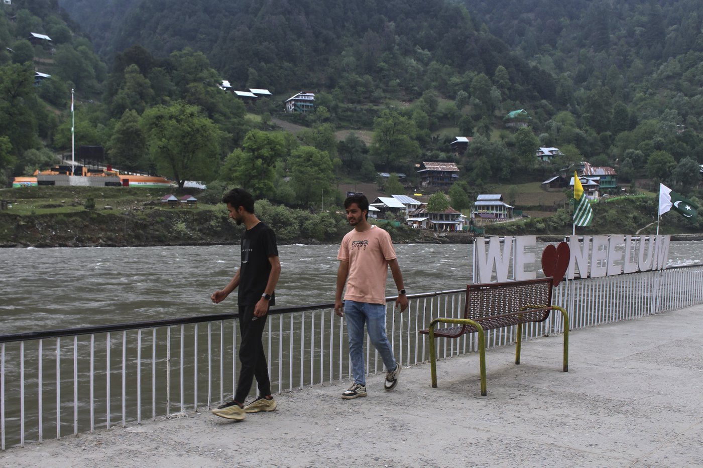 The threat of a war with India empties a scenic Pakistani valley of summer tourists | iNFOnews.ca The threat of a war with India empties a scenic Pakistani valley of summer tourists | iNFOnews.ca