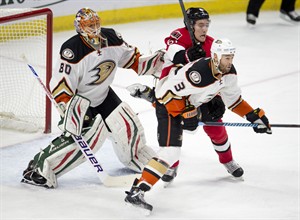 Mike Hoffman leads Ottawa Senators in 6-2 win over Anaheim Ducks | iNFOnews.ca CP31187412