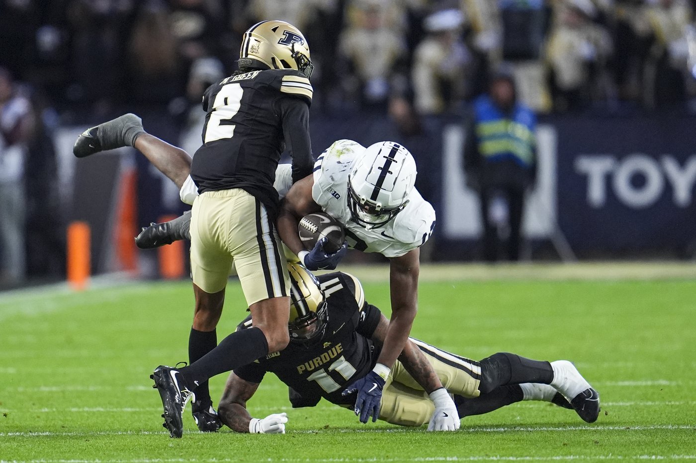 Allar leads No. 4 Penn State to 49-10 rout of Purdue | iNFOnews.ca