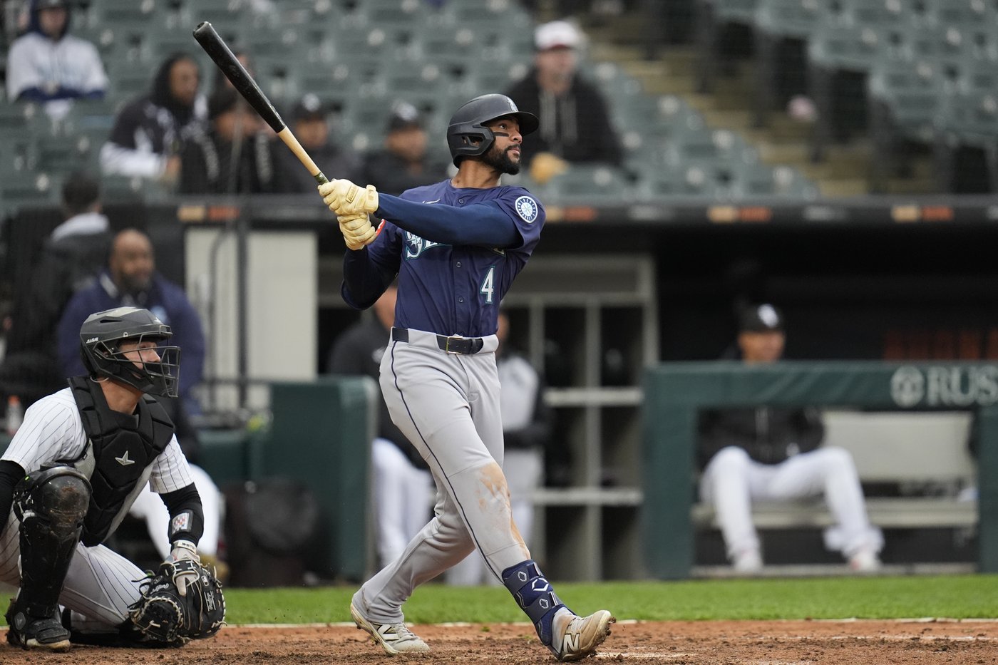 Taveras' 2-run homer in the 8th inning lifts Mariners to a 6-5 win over the White Sox | iNFOnews.ca
