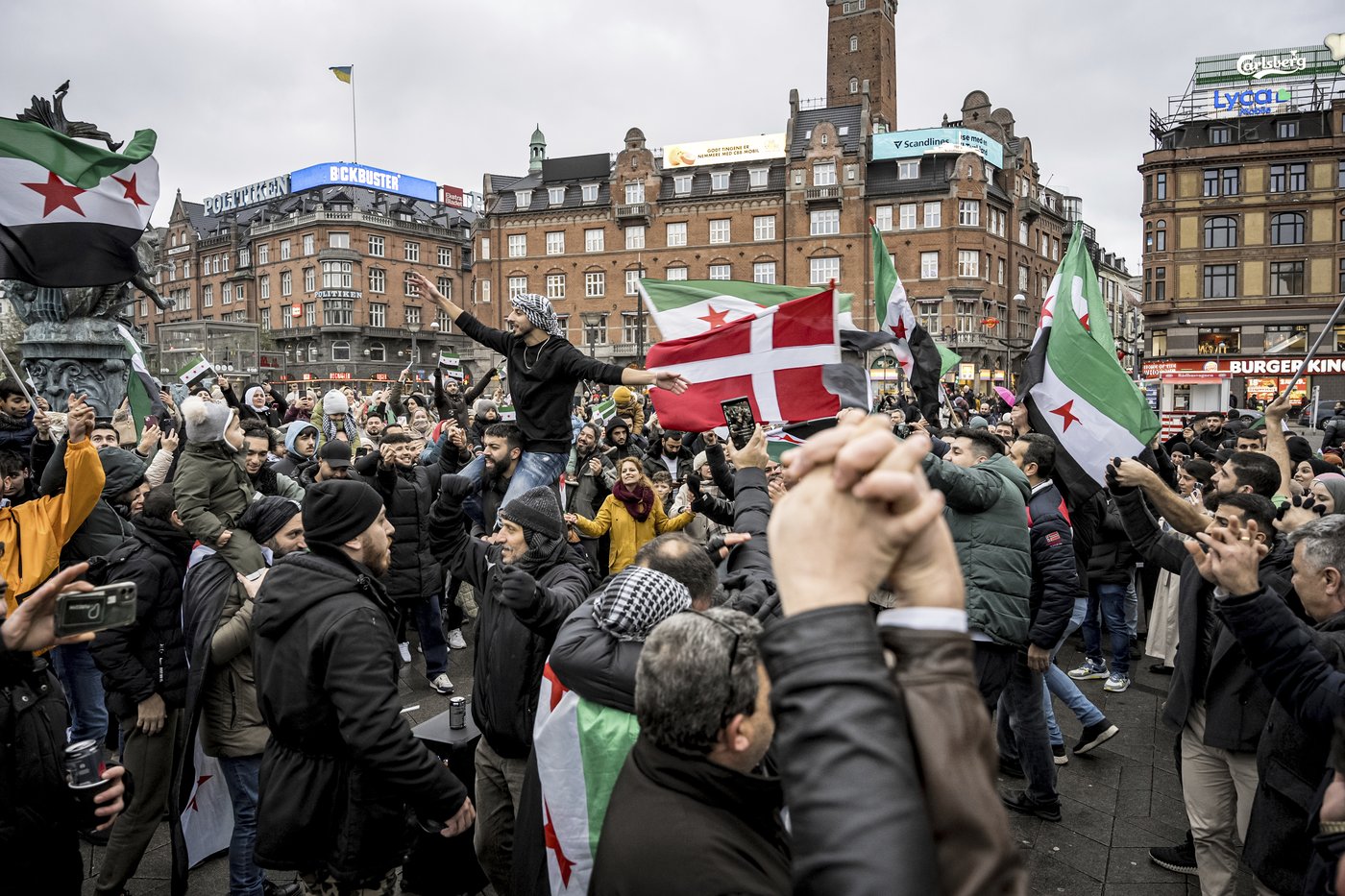 Global reaction to Assad's sudden ouster from Syria ranges from jubilation to alarm | iNFOnews.ca