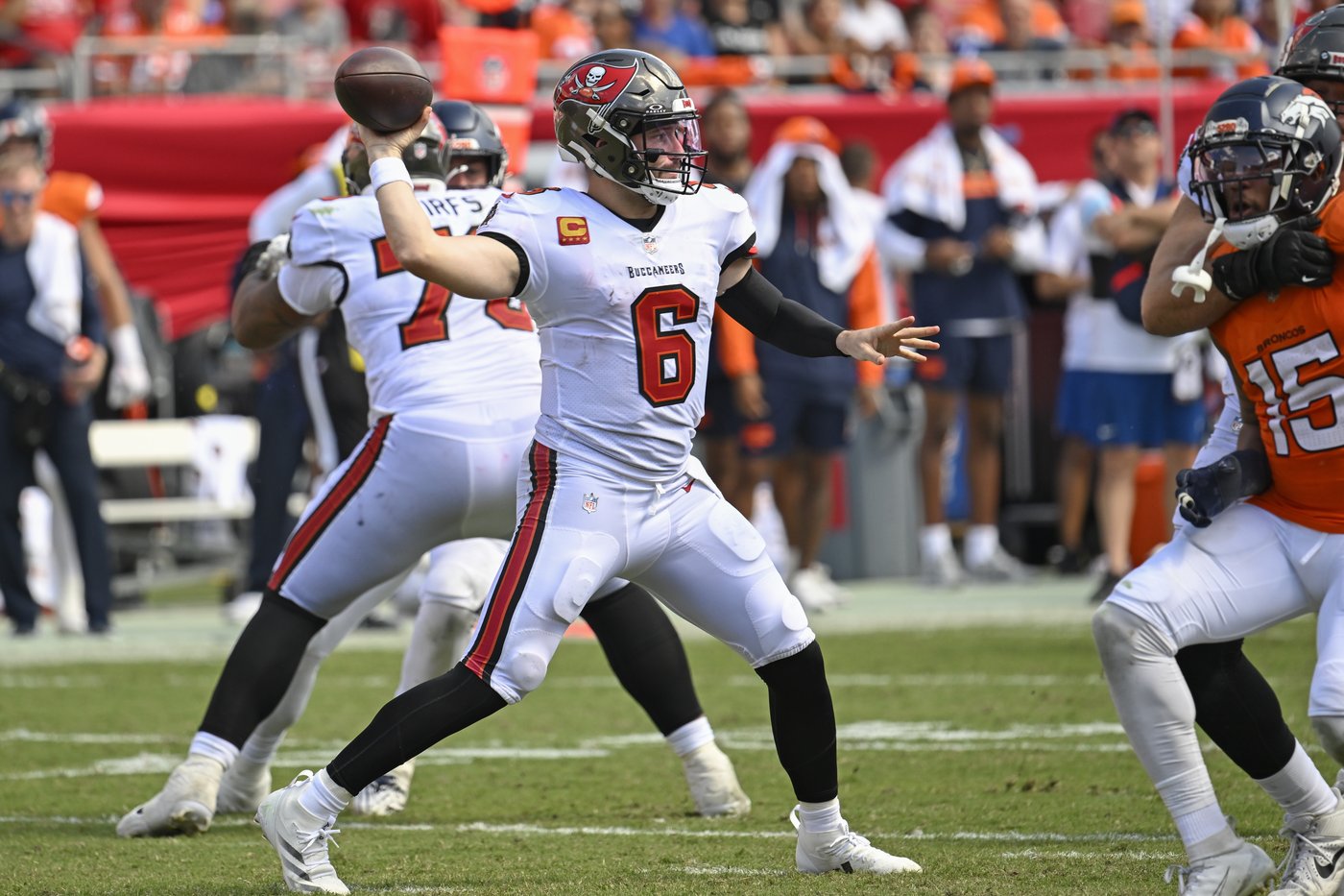 Nix runs for a TD and Lutz kicks 4 FGs to lead Broncos to 26-7 victory over listless Buccaneers | iNFOnews.ca Nix runs for a TD and Lutz kicks 4 FGs to lead Broncos to 26-7 victory over listless Buccaneers | iNFOnews.ca