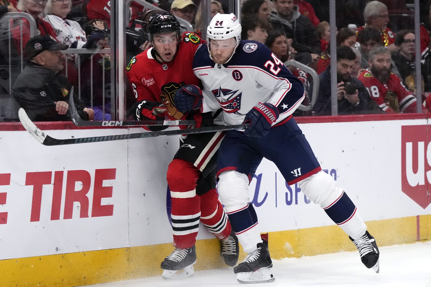 Monahan with goal and assist, Blue Jackets extend points streak to 6 with 6-3 win over Blackhawks | iNFOnews.ca Monahan with goal and assist, Blue Jackets extend points streak to 6 with 6-3 win over Blackhawks | iNFOnews.ca