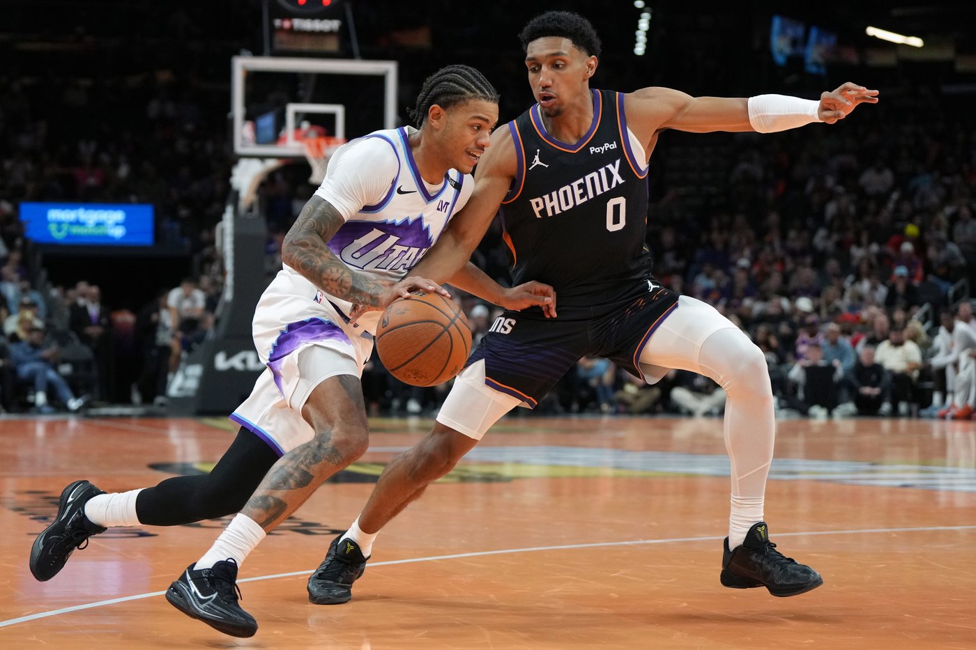Booker scores 36 as Suns beat Jazz 118-96 | iNFOnews.ca