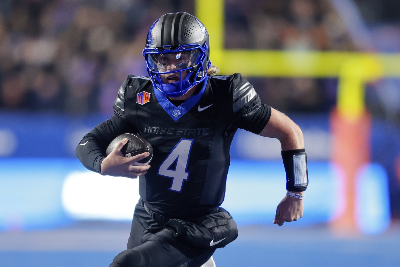 Ashton Jeanty runs for 209 yards and 3 TDs, No. 12 Boise State holds off Nevada 28-21 | iNFOnews.ca Ashton Jeanty runs for 209 yards and 3 TDs, No. 12 Boise State holds off Nevada 28-21 | iNFOnews.ca