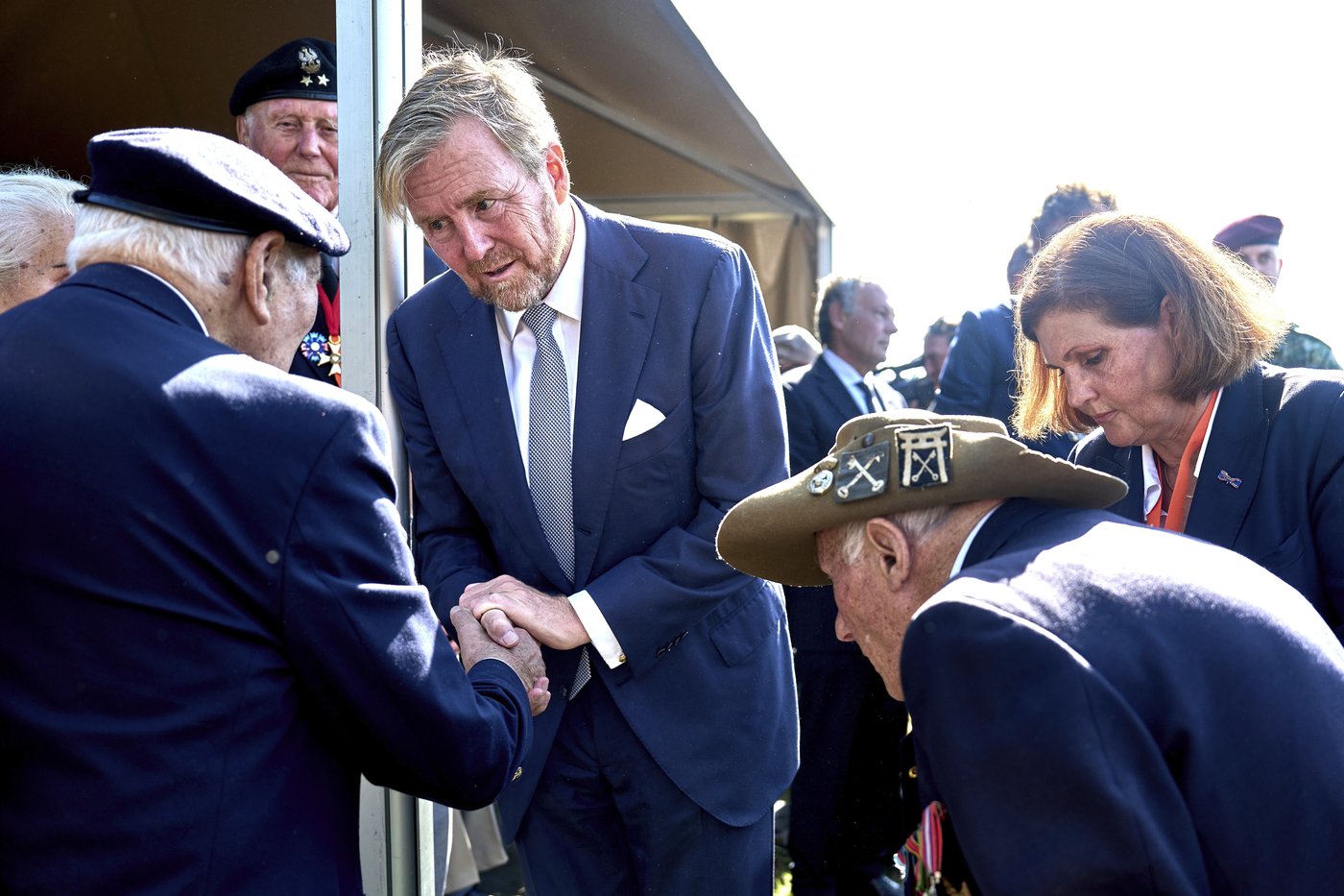 Hundreds of parachutists drop over Dutch heath to commemorate World War II operation | iNFOnews.ca
