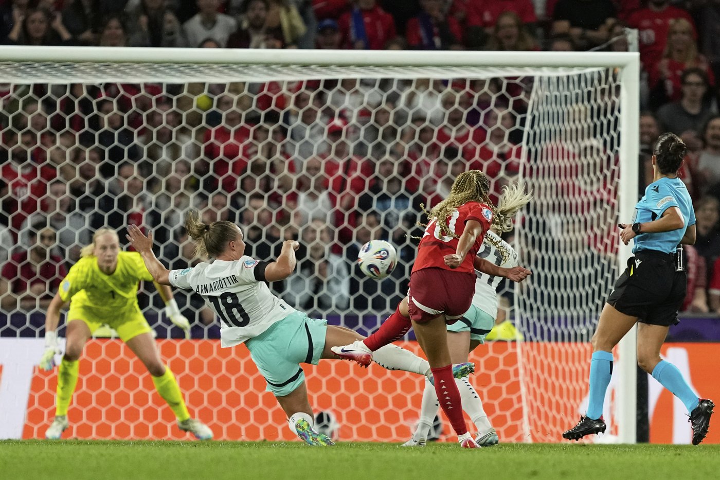 Euro 2025: Host Switzerland's late goals secure 2-0 win over Iceland | iNFOnews.ca Euro 2025: Host Switzerland's late goals secure 2-0 win over Iceland | iNFOnews.ca