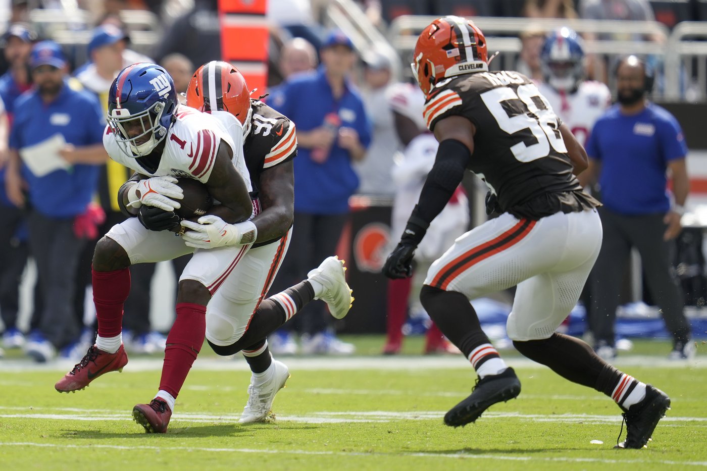 Browns DE Alex Wright having season-ending triceps surgery. Loss a blow to Cleveland's D-line depth | iNFOnews.ca