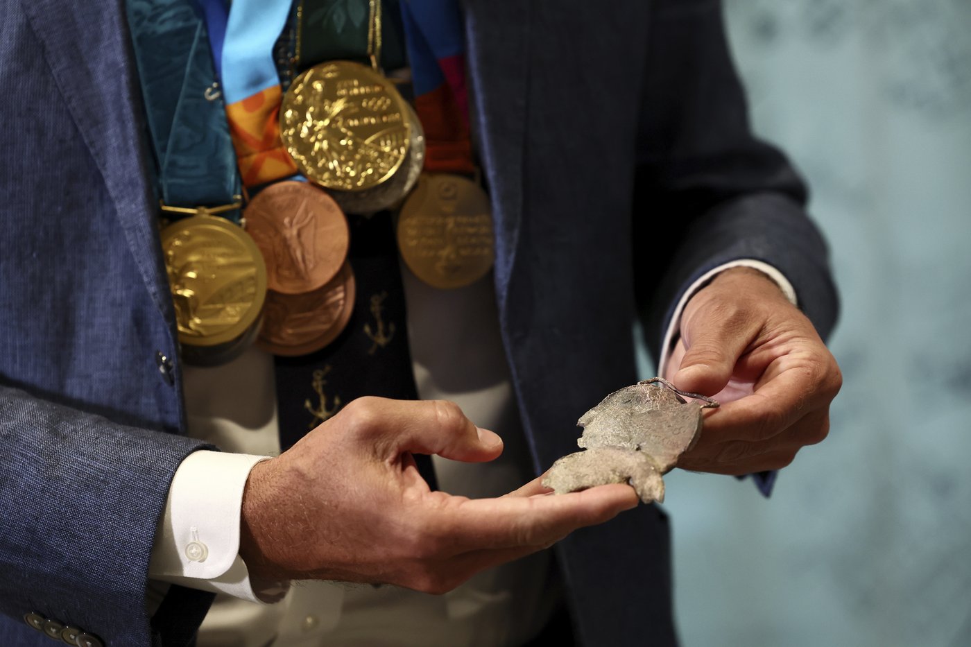 Olympic swim great Gary Hall Jr awarded 10 medals to replace those destroyed in LA fires | iNFOnews.ca Olympic swim great Gary Hall Jr awarded 10 medals to replace those destroyed in LA fires | iNFOnews.ca