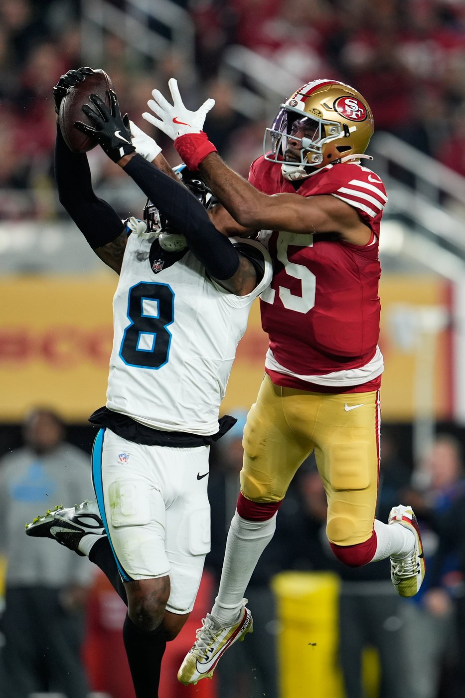Christian McCaffrey's big night leads 49ers to 20-9 victory over Panthers | iNFOnews.ca