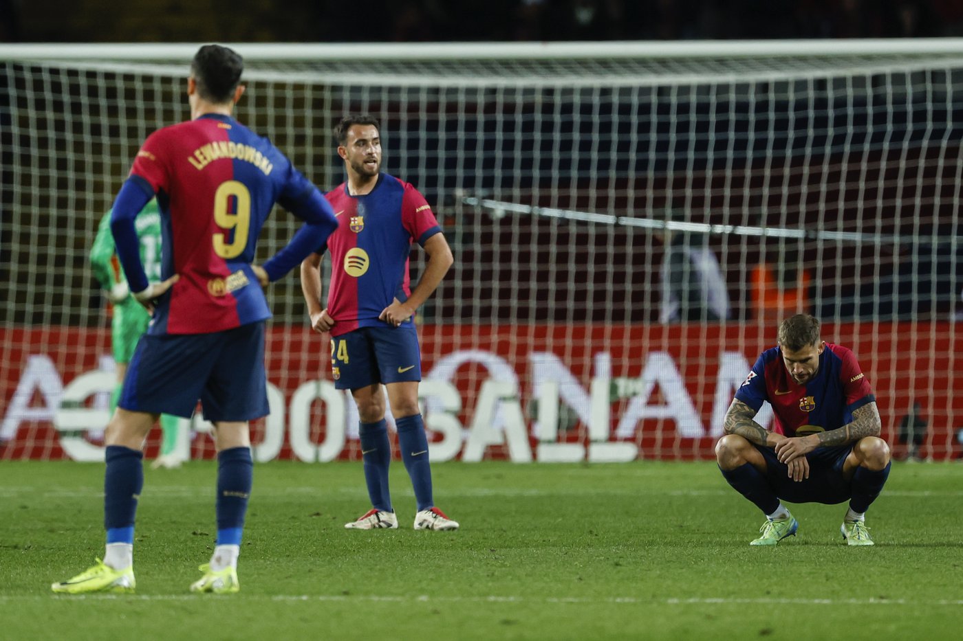 Atletico Madrid stuns Barcelona in stoppage time to snatch La Liga lead | iNFOnews.ca Atletico Madrid stuns Barcelona in stoppage time to snatch La Liga lead | iNFOnews.ca