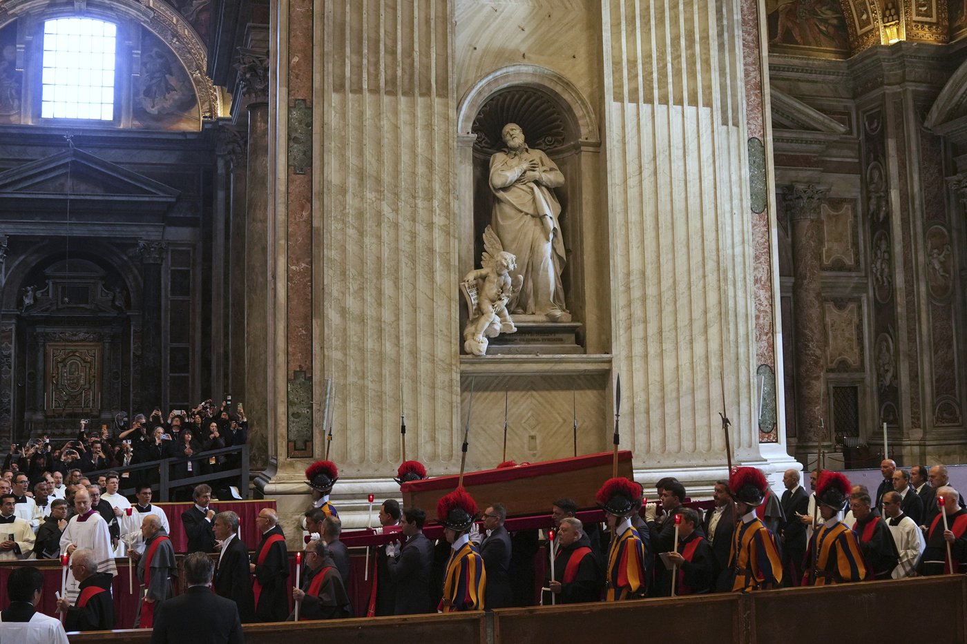 PHOTO COLLECTION: Vatican Pope Procession | iNFOnews.ca PHOTO COLLECTION: Vatican Pope Procession | iNFOnews.ca