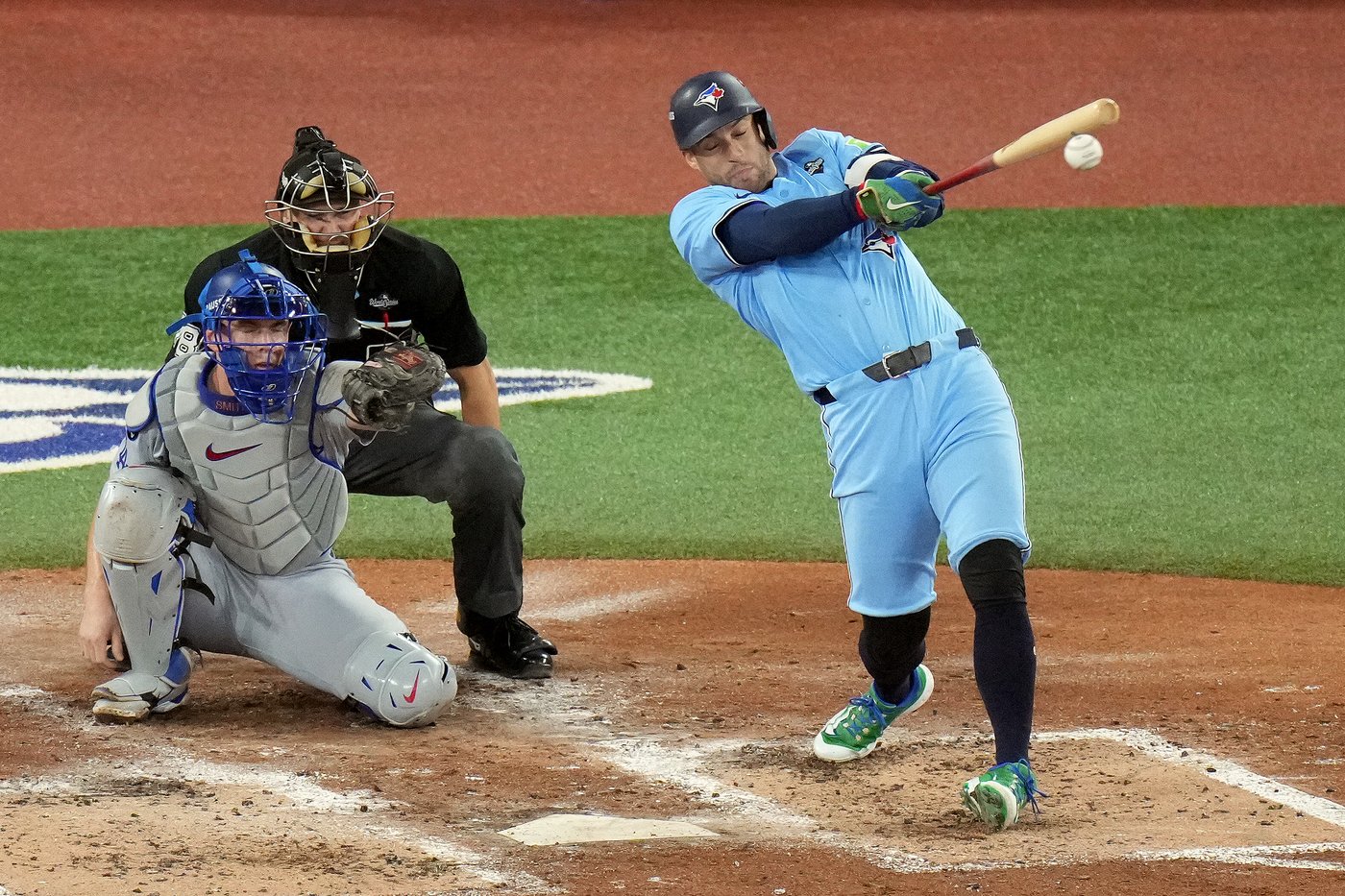 Photo Gallery: Dodgers beat Jays 3-1 to force Game 7 | iNFOnews.ca