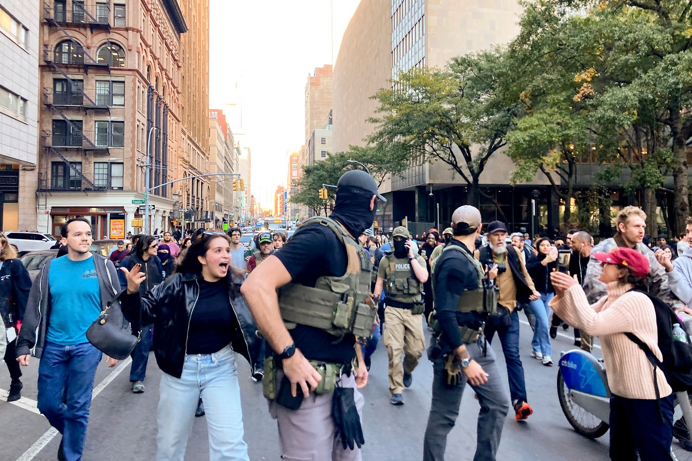 Immigration agents conducting sweep on NYC's famed Canal Street confronted by protesters | iNFOnews.ca
