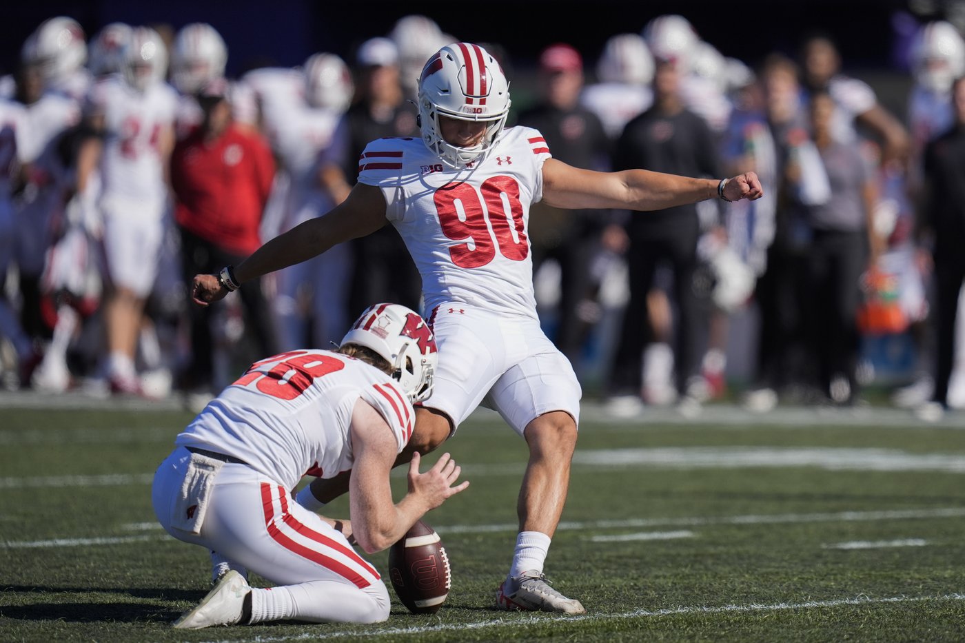 Walker, Locke lead the way as Wisconsin beats Northwestern 23-3 | iNFOnews.ca Walker, Locke lead the way as Wisconsin beats Northwestern 23-3 | iNFOnews.ca