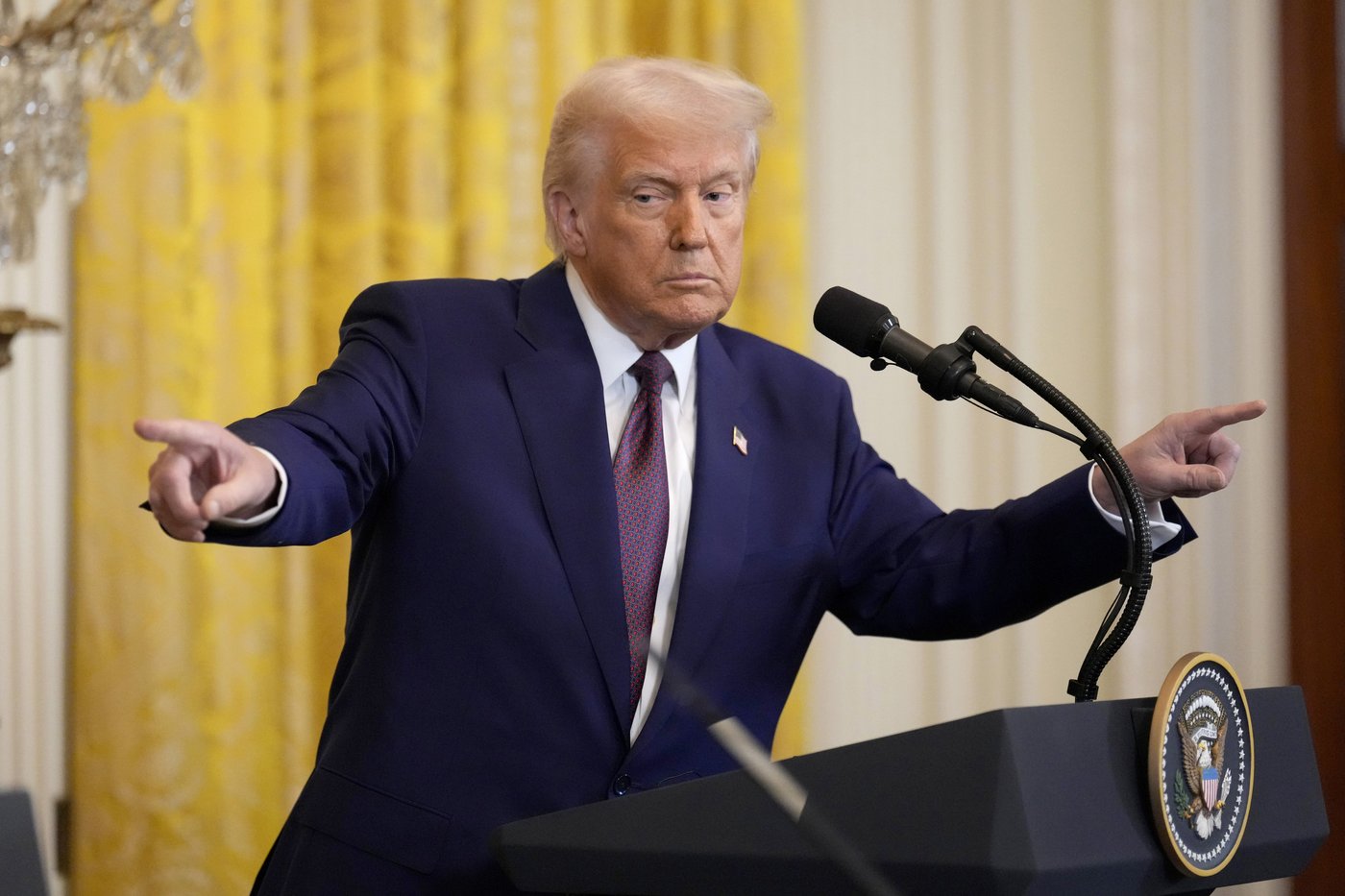 Trump calls for withholding federal money from schools and colleges that require COVID vaccines | iNFOnews.ca