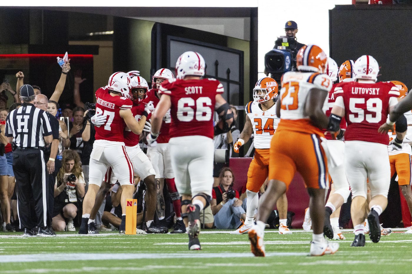 Luke Altmyer throws 4 TD passes, leads No. 24 Illinois to 31-24 OT win over No. 22 Nebraska | iNFOnews.ca Luke Altmyer throws 4 TD passes, leads No. 24 Illinois to 31-24 OT win over No. 22 Nebraska | iNFOnews.ca