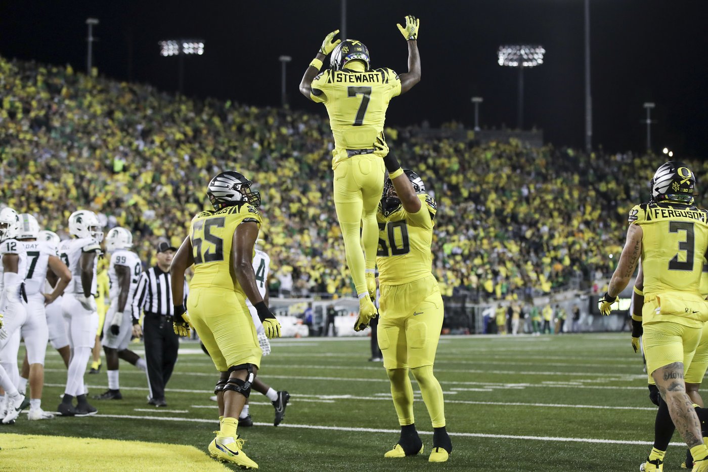 College football picks: Time is not on visitor's side so far on long road trips in Big Ten | iNFOnews.ca