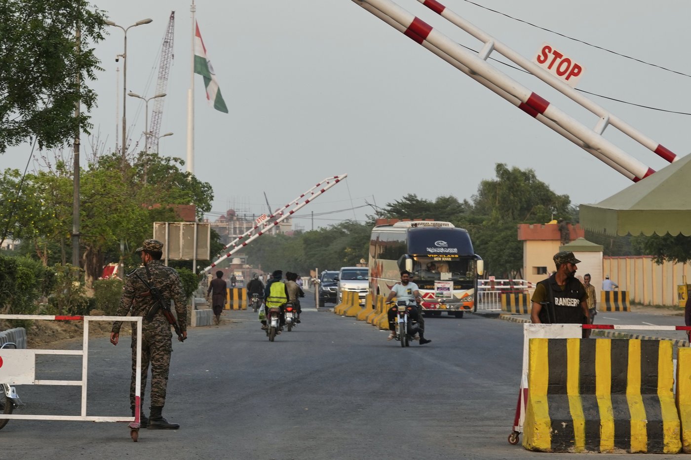 India and Pakistan again teeter on the brink of conflict over Kashmir. Here's why | iNFOnews.ca India and Pakistan again teeter on the brink of conflict over Kashmir. Here's why | iNFOnews.ca