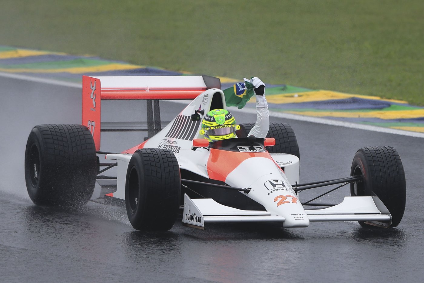 Emotional Hamilton drives Senna's car before Brazilian Grand Prix, regrets he can't race with it | iNFOnews.ca