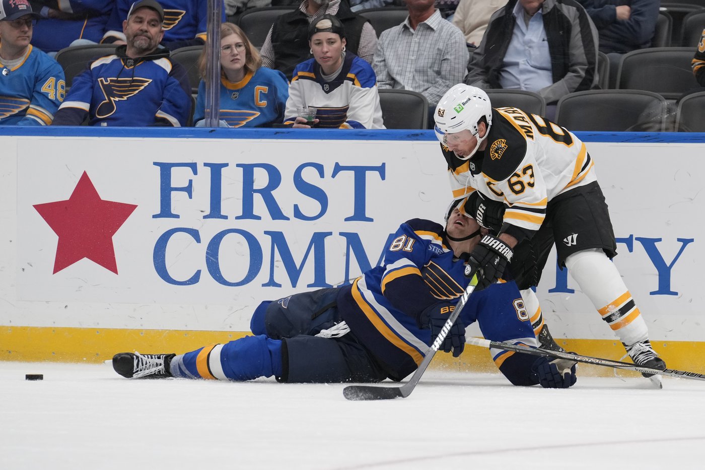 Pastrnak's goal completes rally as Bruins come back to stun Blues 3-2 | iNFOnews.ca Pastrnak's goal completes rally as Bruins come back to stun Blues 3-2 | iNFOnews.ca