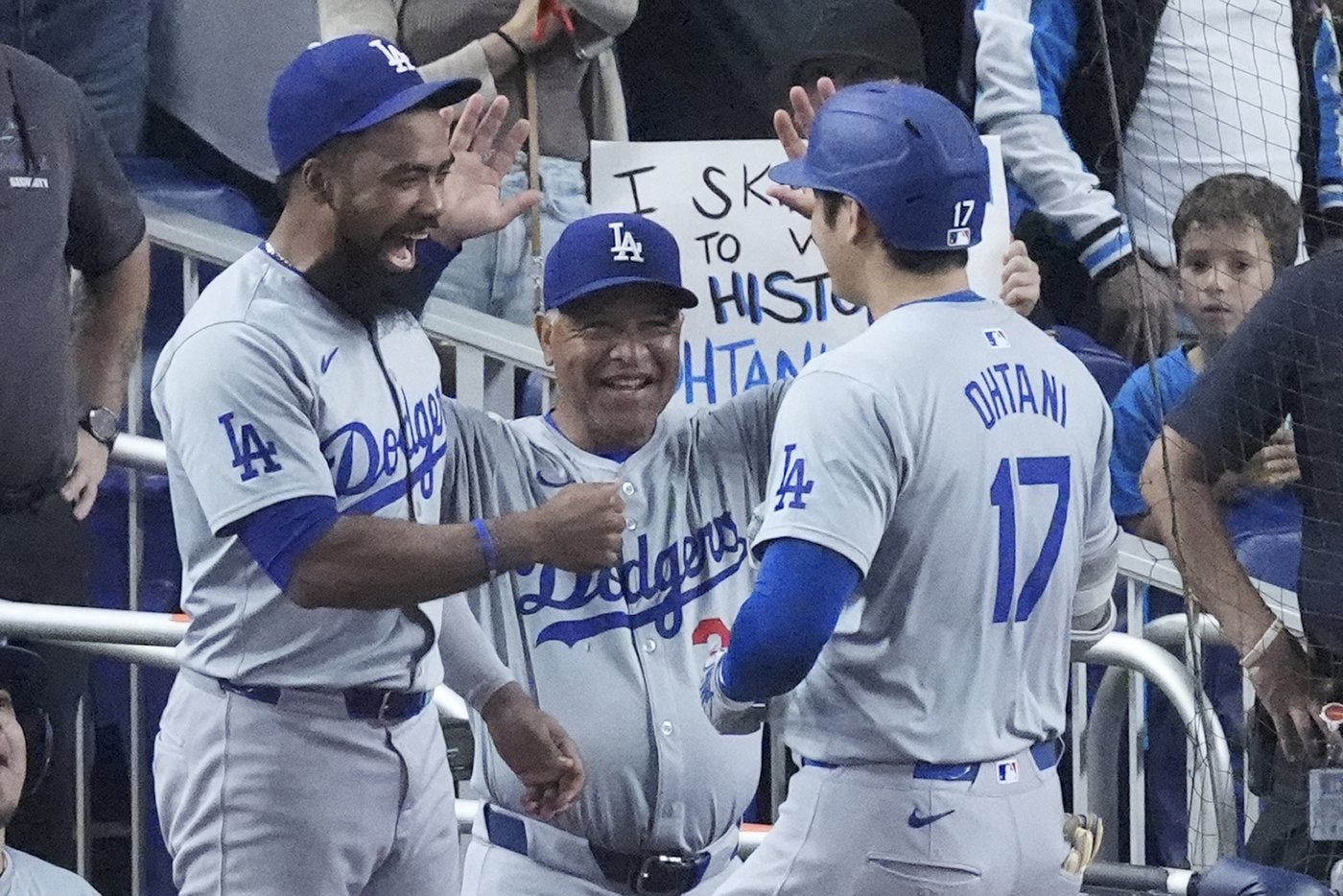 Dodgers clinch 12th straight playoff berth on Shohei Ohtani's historic night | iNFOnews.ca