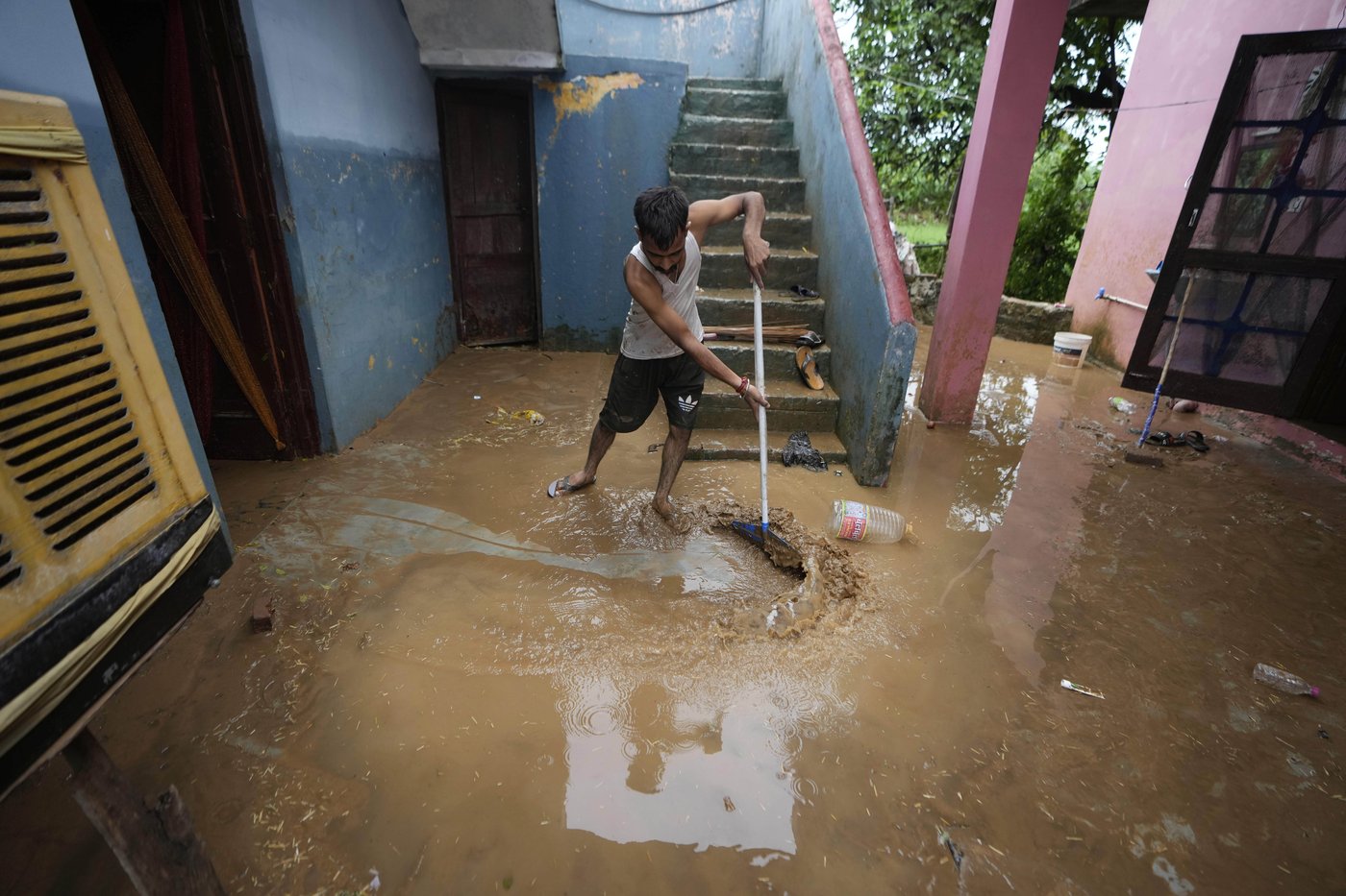 Photos show the effects of flooding in Kashmir after weeks of intense rain in the region | iNFOnews.ca
