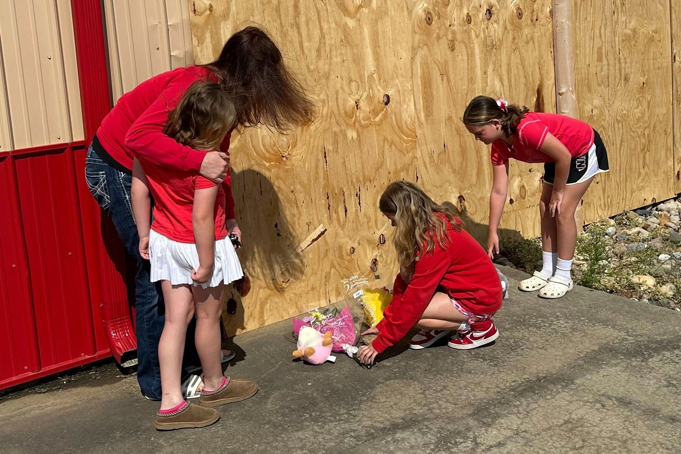 Illinois town mourns the 4 youngsters killed when a car barreled through their after-school camp | iNFOnews.ca Illinois town mourns the 4 youngsters killed when a car barreled through their after-school camp | iNFOnews.ca