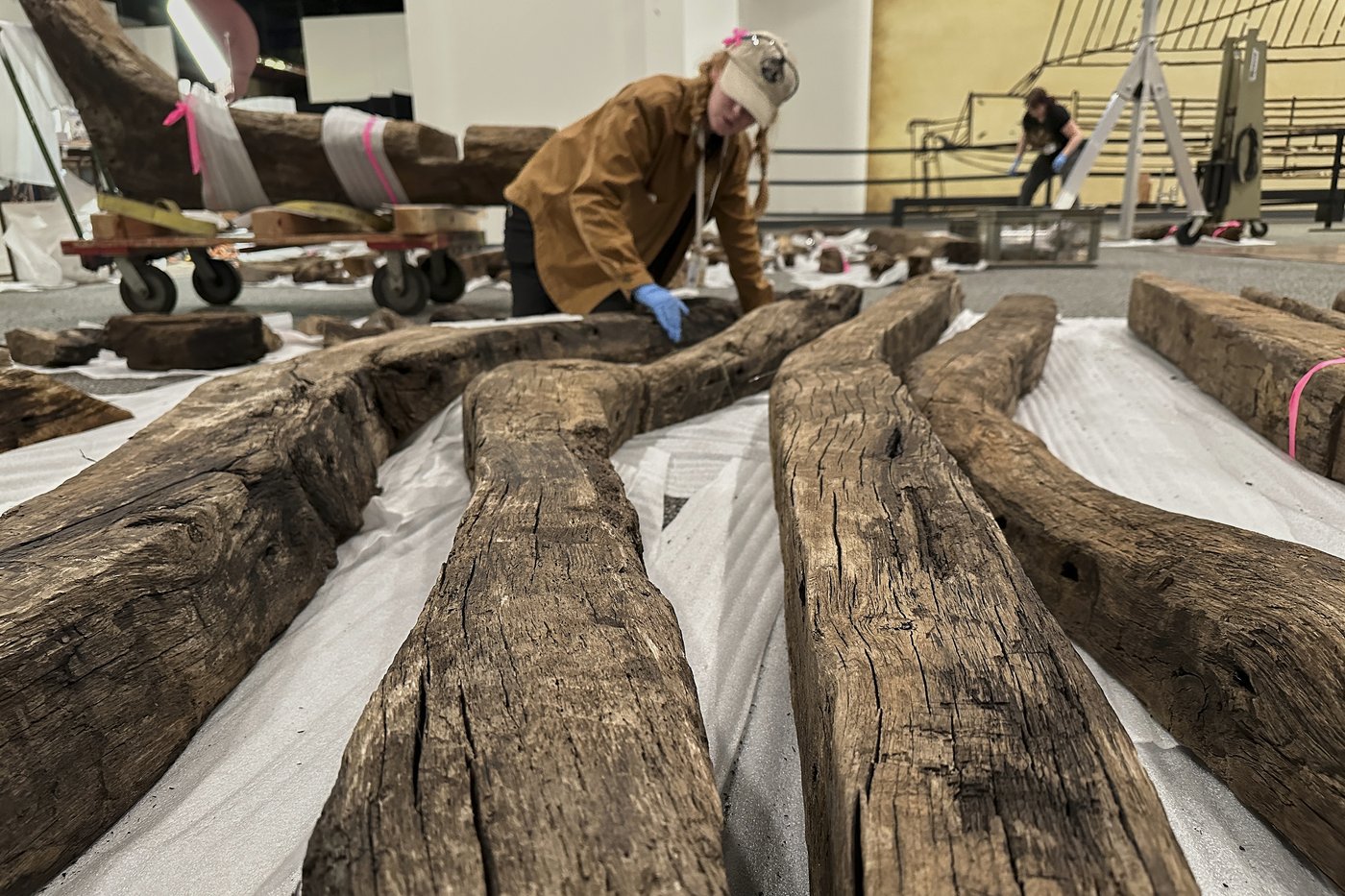 A Revolutionary War-era boat is being painstakingly rebuilt after centuries buried beneath Manhattan | iNFOnews.ca