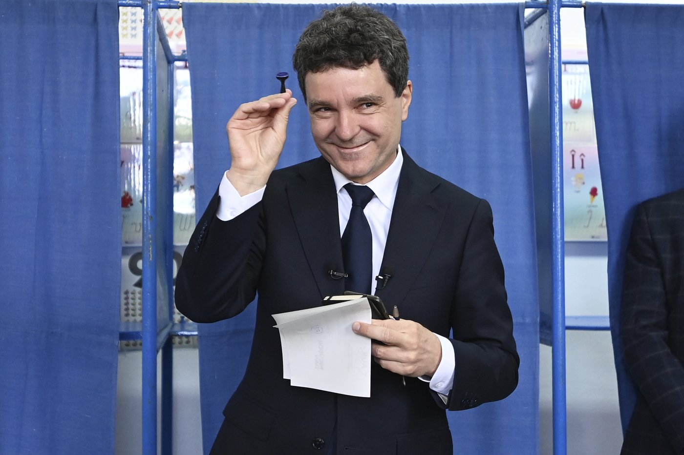 Who is Nicusor Dan, the pro-EU centrist who beat a nationalist in Romania’s tense presidential race? | iNFOnews.ca Who is Nicusor Dan, the pro-EU centrist who beat a nationalist in Romania’s tense presidential race? | iNFOnews.ca