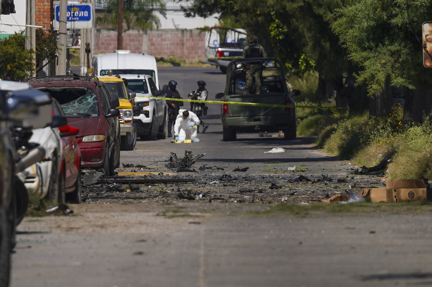 A car bomb explodes outside a police station in western Mexico, wounding 3 officers | iNFOnews.ca