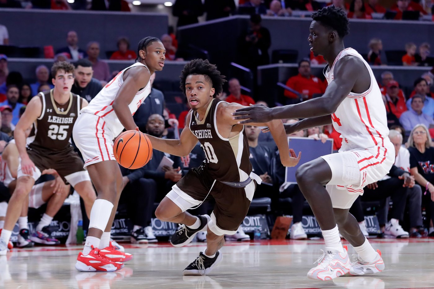 Sampson earns 800th win as No. 2 Houston beats Lehigh 75-57 | iNFOnews.ca Sampson earns 800th win as No. 2 Houston beats Lehigh 75-57 | iNFOnews.ca