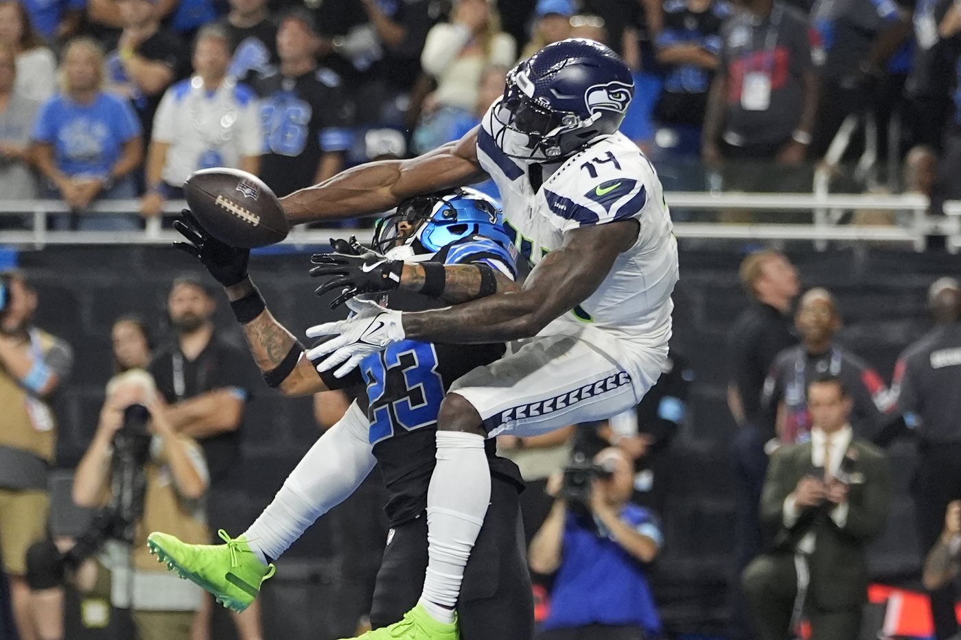 Seahawks fail at first test of the season, but still flash potential despite suffering first loss | iNFOnews.ca Seahawks fail at first test of the season, but still flash potential despite suffering first loss | iNFOnews.ca