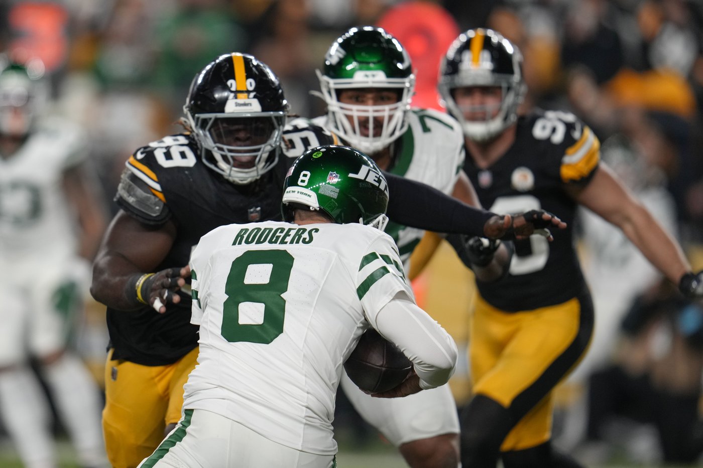 Jets' Rodgers dealing with ailing hamstring on top of knee issue but will play at Patriots | iNFOnews.ca Jets' Rodgers dealing with ailing hamstring on top of knee issue but will play at Patriots | iNFOnews.ca
