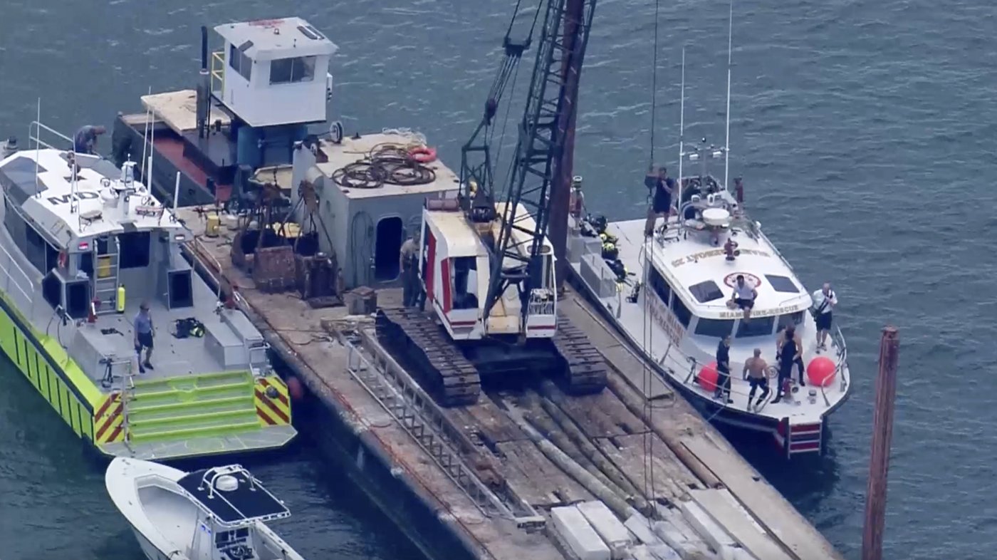 Coast Guard begins salvage operation and investigates cause of boat collision that killed two girls | iNFOnews.ca Coast Guard begins salvage operation and investigates cause of boat collision that killed two girls | iNFOnews.ca